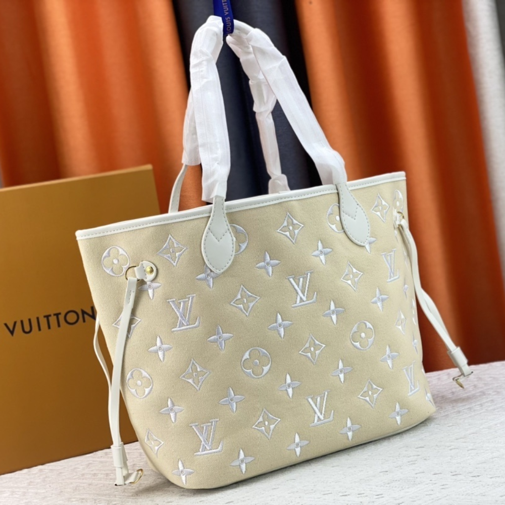 Louis Vuitton Neverfull MM Monogram Giant By The Pool White On Beige 12.2 Inches M22838