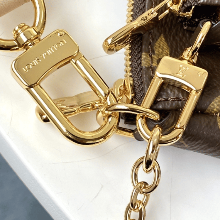 Louis Vuitton Multi Pochette Accessoires Rose Clair 9.4 Inches M44840