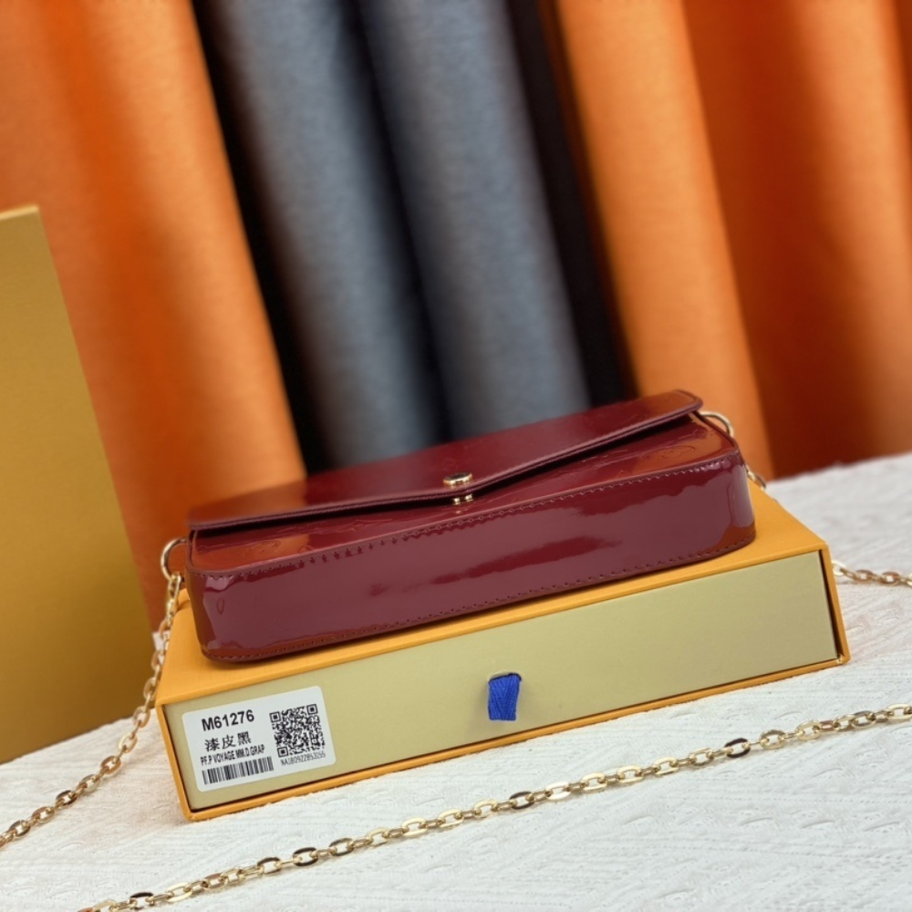Louis Vuitton Pochette Félicie Monogram Vernis Amarante 8.3 Inches M61276