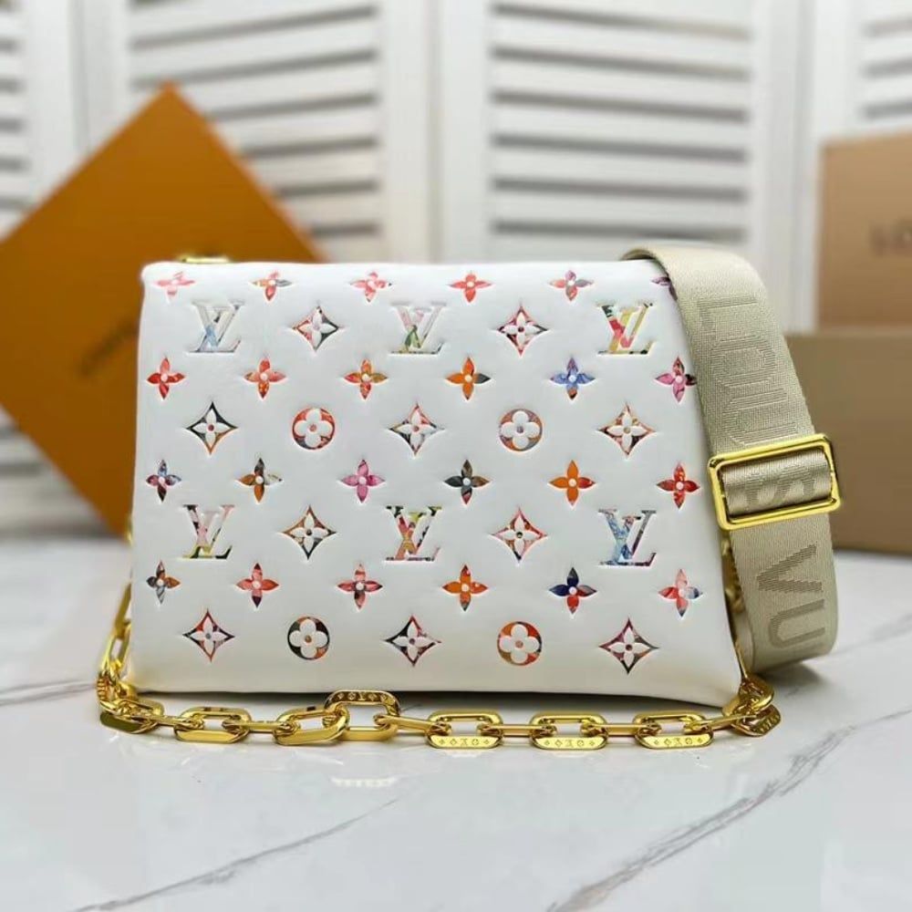 Louis Vuitton Bolso Coussin PM White 10.2 Inches M21209