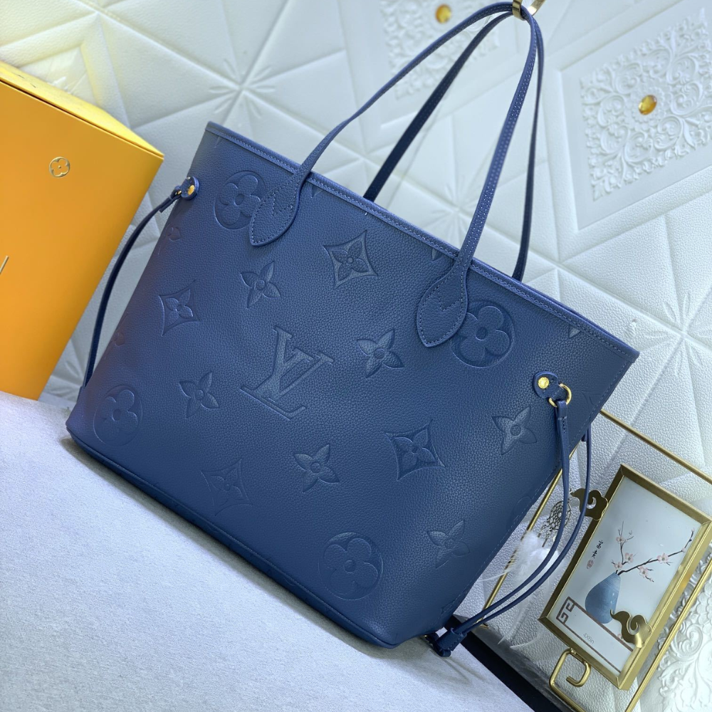 Louis Vuitton Neverfull MM Blue 12.2 Inches M47143