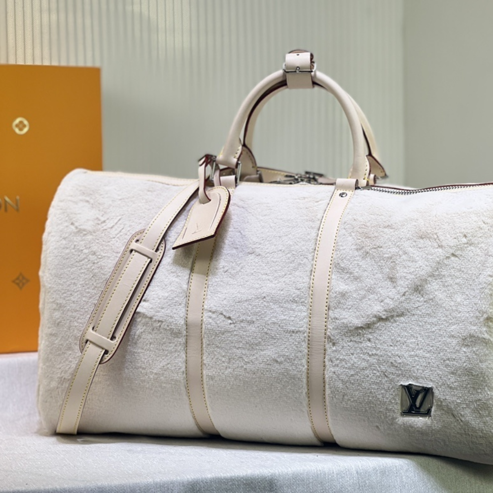 Louis Vuitton Puffy Shearling Keepall Bandoulière 50 Beige 19.7 Inches M23108
