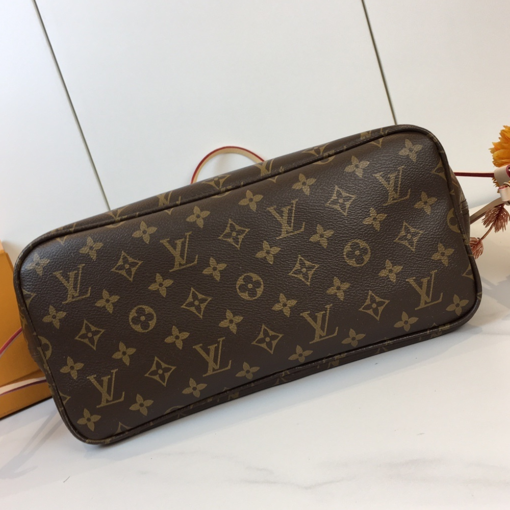 Louis Vuitton Neverfull Monogram Shearling Trim MM Brown 12.2 Inches M56960