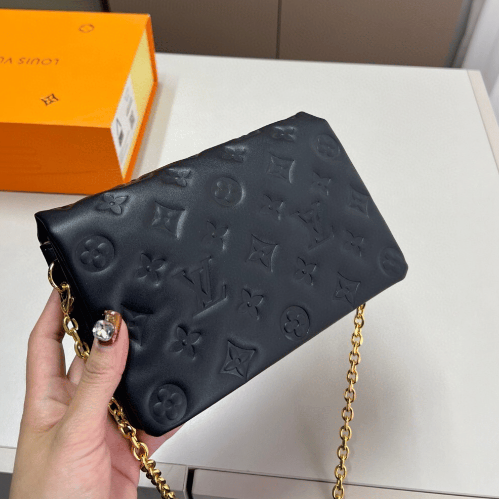 Louis Vuitton Pochette Coussin Black 7.9 Inches M82116