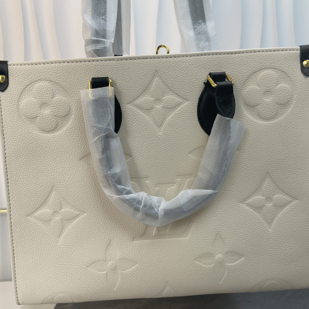 Louis Vuitton Onthego MM Monogram Cream Black 13.4 Inches
