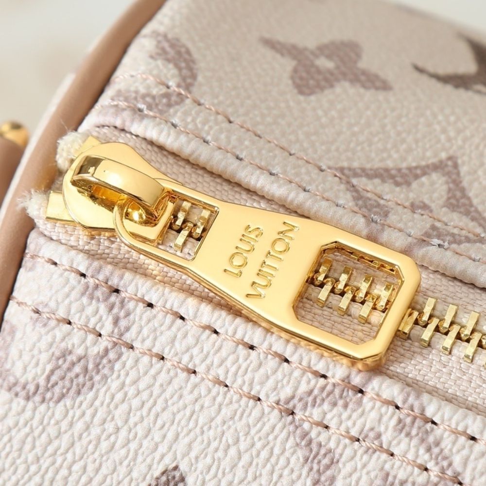 Louis Vuitton Keepall Bandoulière 25 Monogram Beige 9.9 Inches