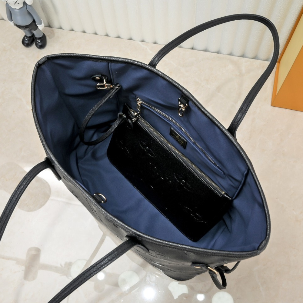 Louis Vuitton Neverfull MM Black 12.2 Inches M12605